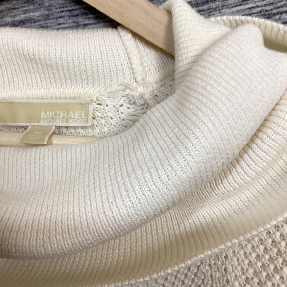 Micheal Kors Women’s Cream Crowl Knit 🧶 Sweater - Picture 5 of 5